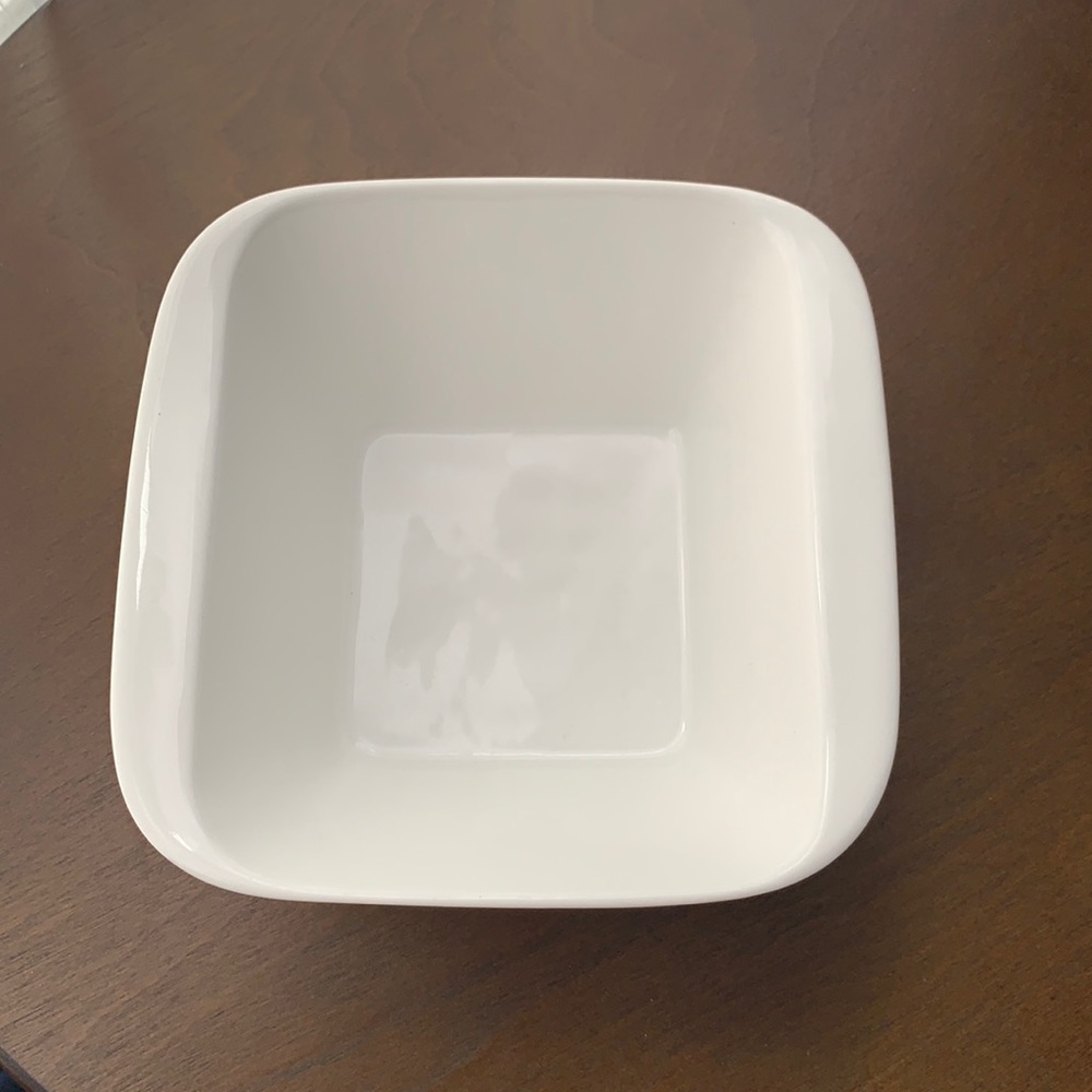 Houseware bowls.